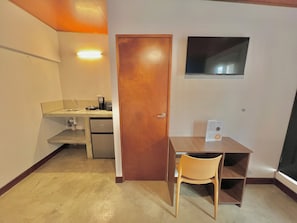 Basic Double Room | Private kitchen - Hotel Citadin Z10 (Guatemala City)