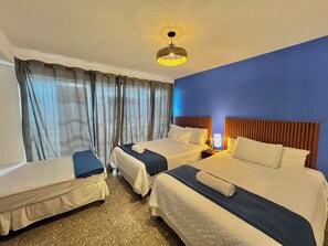 Comfort Triple Room | Desk, laptop workspace, iron/ironing board, free WiFi - Hotel Citadin Z10 (Guatemala City)