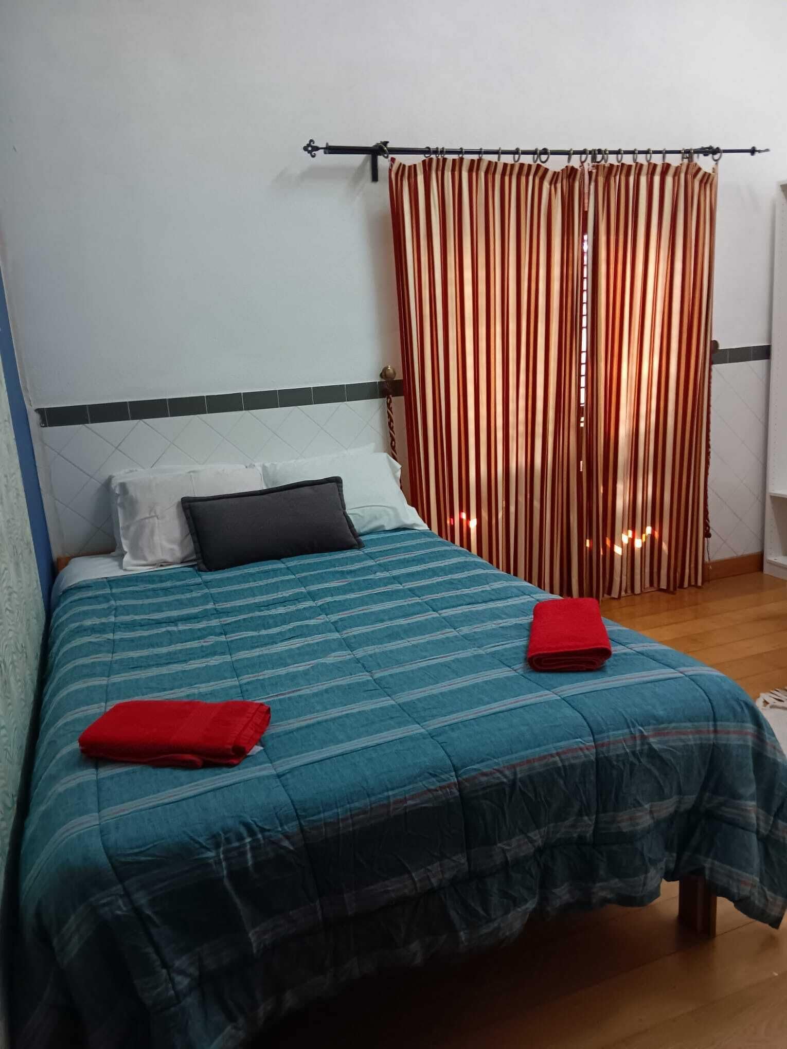 Habitación, 1 habitación, balcón, vistas al jardín | 1 dormitorio