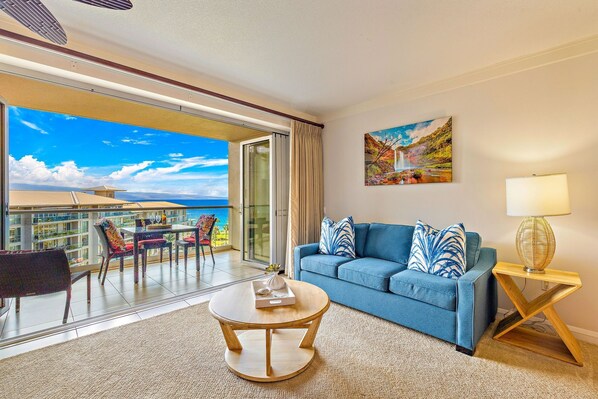 TV, DVD player, stereo - Maui Resort Rentals: Honua Kai Hokulani 833 - Stunning 8th Floor Ocean View Studio (Lahaina)