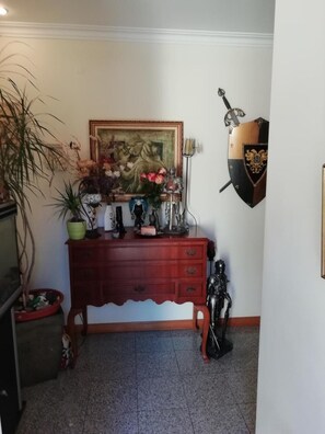 Chambre, 1 chambre, patio, vue sur le jardin | Couloir