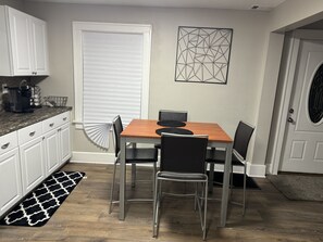 Dining - Firestone Park Place  (Akron)