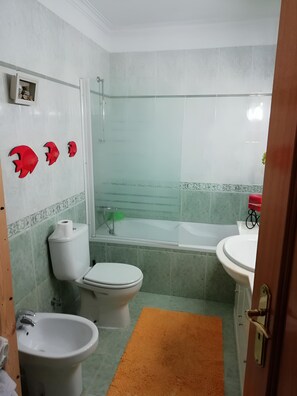 Zimmer, 1 Schlafzimmer, Stadtblick | Badezimmer