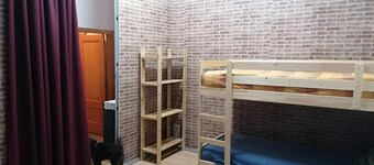 Room-bed 12 in a 6-bed Mixed Dormitory r