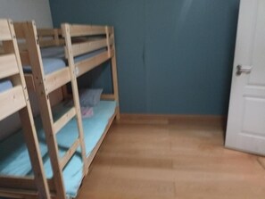 1 bedroom - Room in Apartment - Bed6 in a 6-bed Mixed Dormitory Room (Sintra)