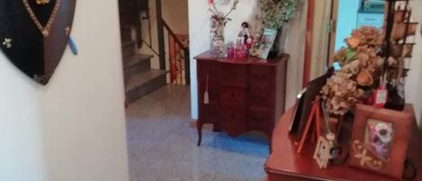 ห้องพักรวม, 1 ห้องนอน, วิวเมือง | ทางเดิน