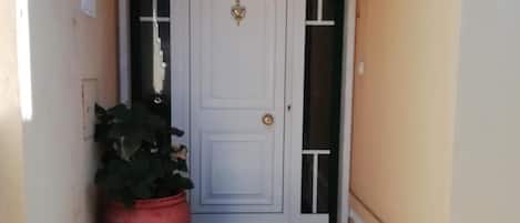 Shared Dormitory, 1 Bedroom, City View | Property entrance