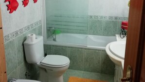 Shared Dormitory, 1 Bedroom, City View | Bathroom shower - Room-bed 17 in a 6-bed Mixed Dormitory r (Sintra)