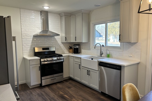 Refrigerador, microondas, horno, placa de cocina