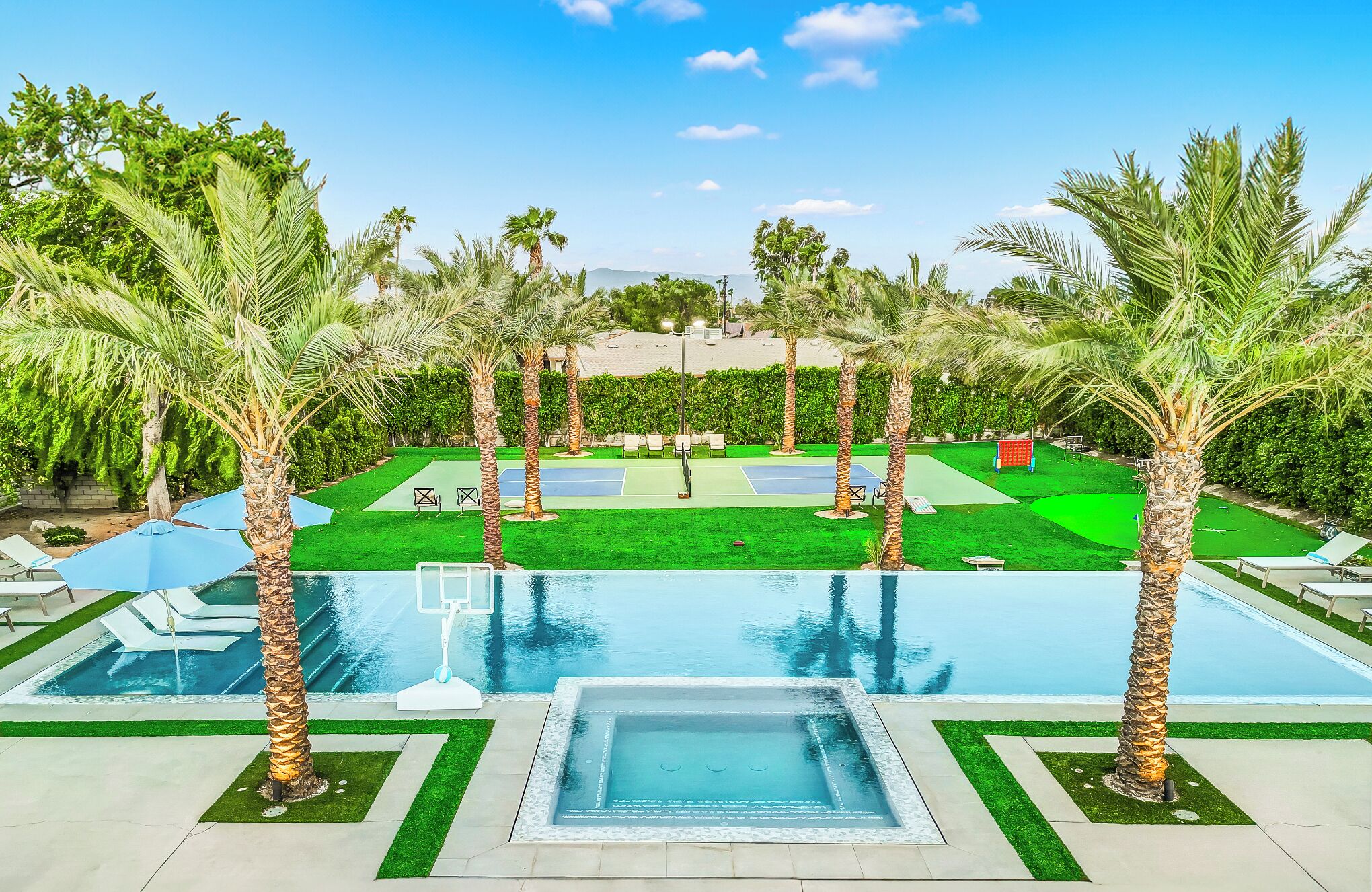 Outdoor pool, a heated pool