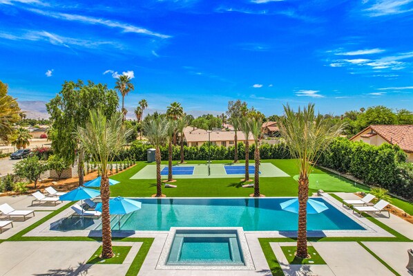 屋外プール、温水プール