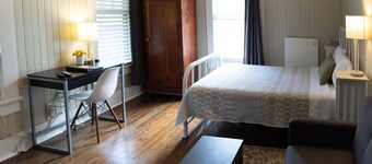 Pool Cottage in Historic Old Town Beaumont