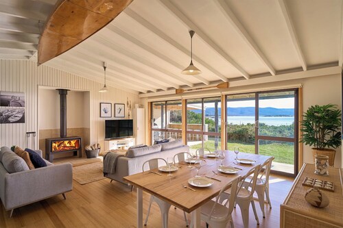 Waubs Beach Cottage - Freycinet Holiday Houses