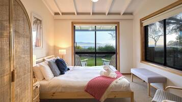 3 bedrooms, bed sheets