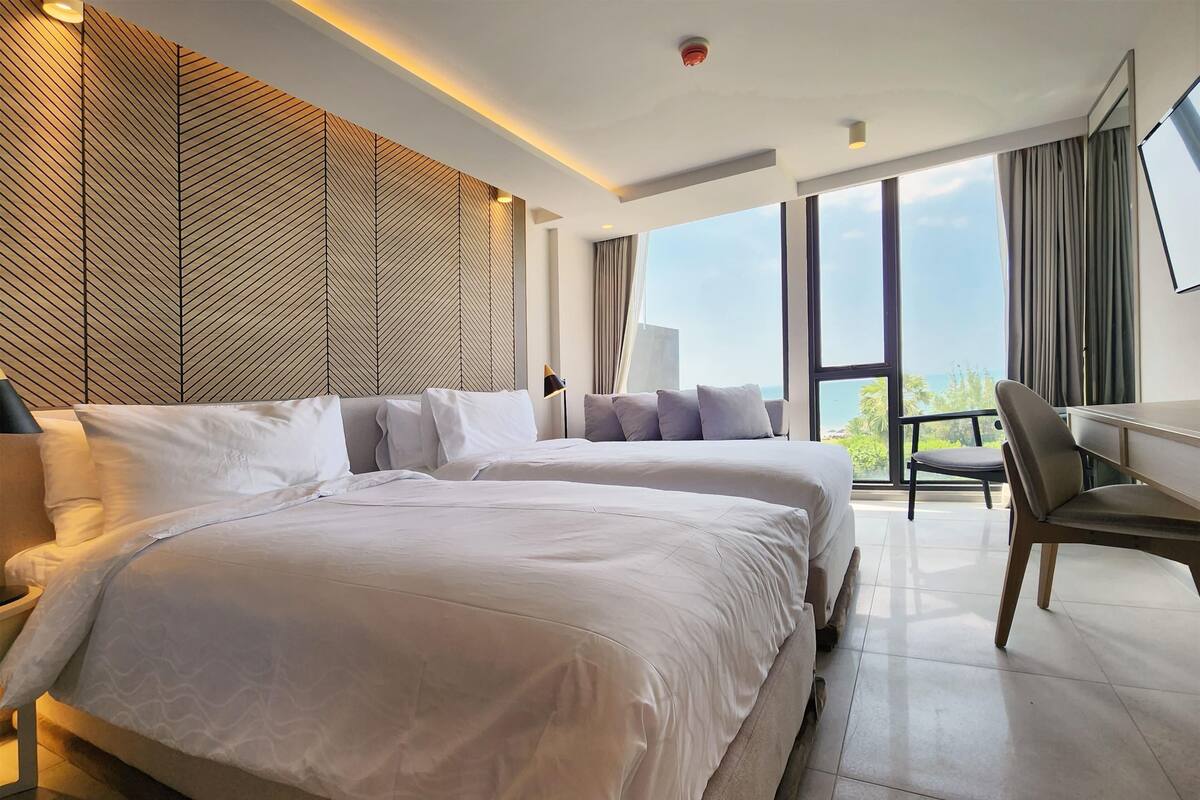 Superior Room, 2 Single Beds, Non Smoking, Ocean View | Minibar, in-room safe, desk, free cots/infant beds