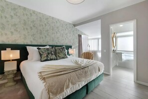 4 bedrooms, iron/ironing board, WiFi, bed sheets - Impeccable 4-Bed House in São Domingos de Rana (Sao Domingos de Rana)