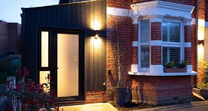 Elegant studio in New Malden