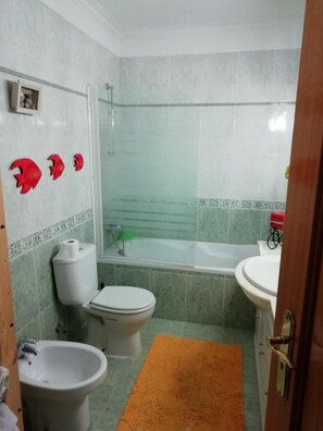 Dormitorio compartido, 1 habitación, vistas a la ciudad | Baño
