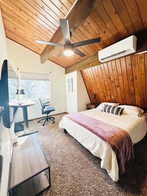 3 Schlafzimmer, Schreibtisch, Bügeleisen/Bügelbrett, Reisekinderbett