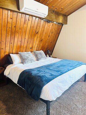 3 Schlafzimmer, Schreibtisch, Bügeleisen/Bügelbrett, Reisekinderbett