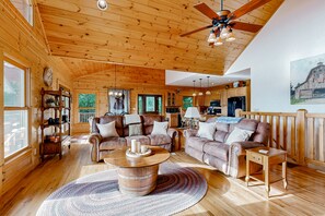 TV, fireplace, foosball, table tennis - Spacious & rustic mountain-view cabin with decks, Ping-Pong, foosball, fireplace (Waynesville)