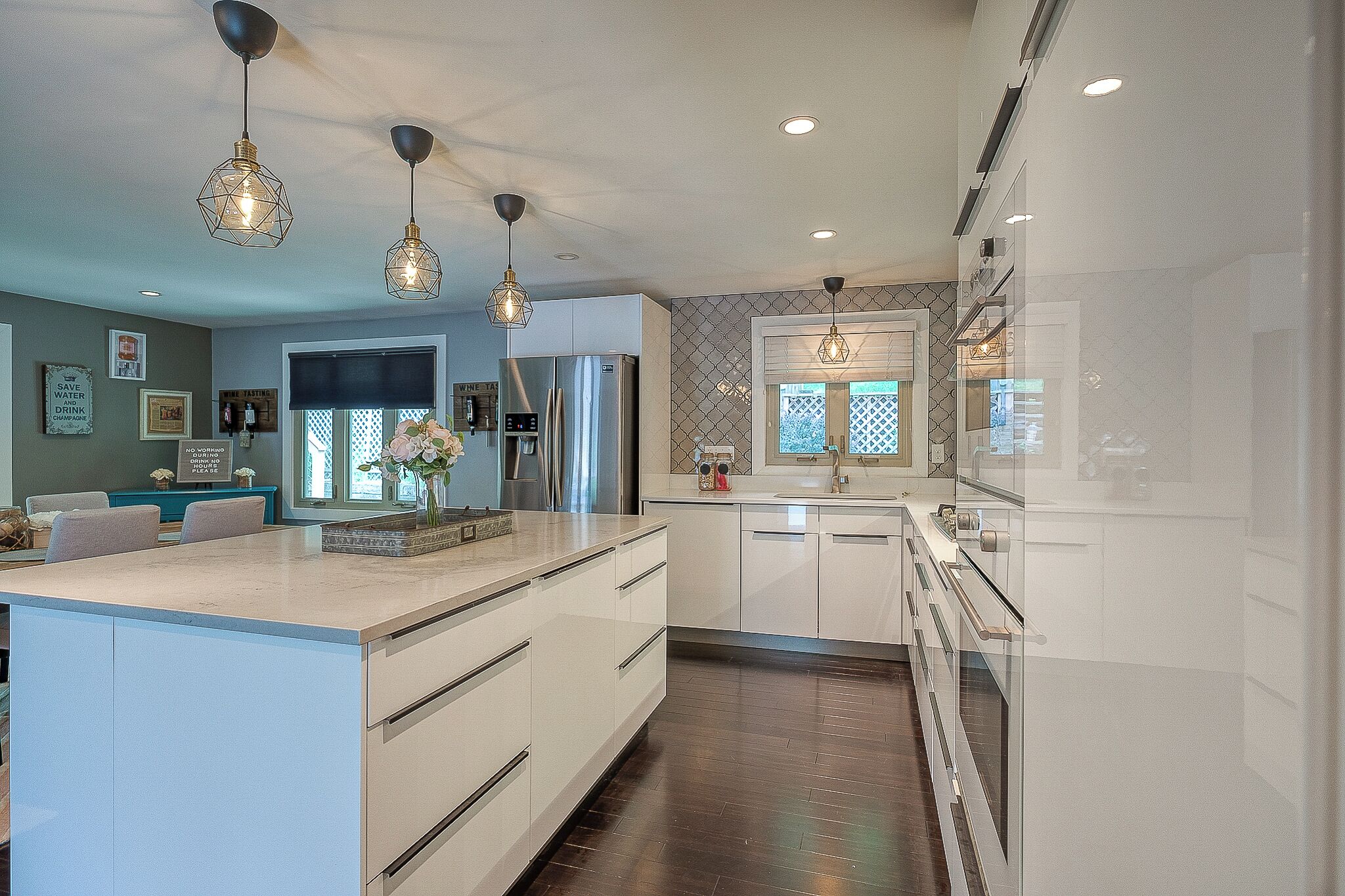 Mt Washington Oasis … minutes from stadiums w\/ parking & 3 full baths !! 