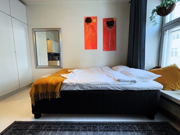 1 bedroom, WiFi, bed sheets