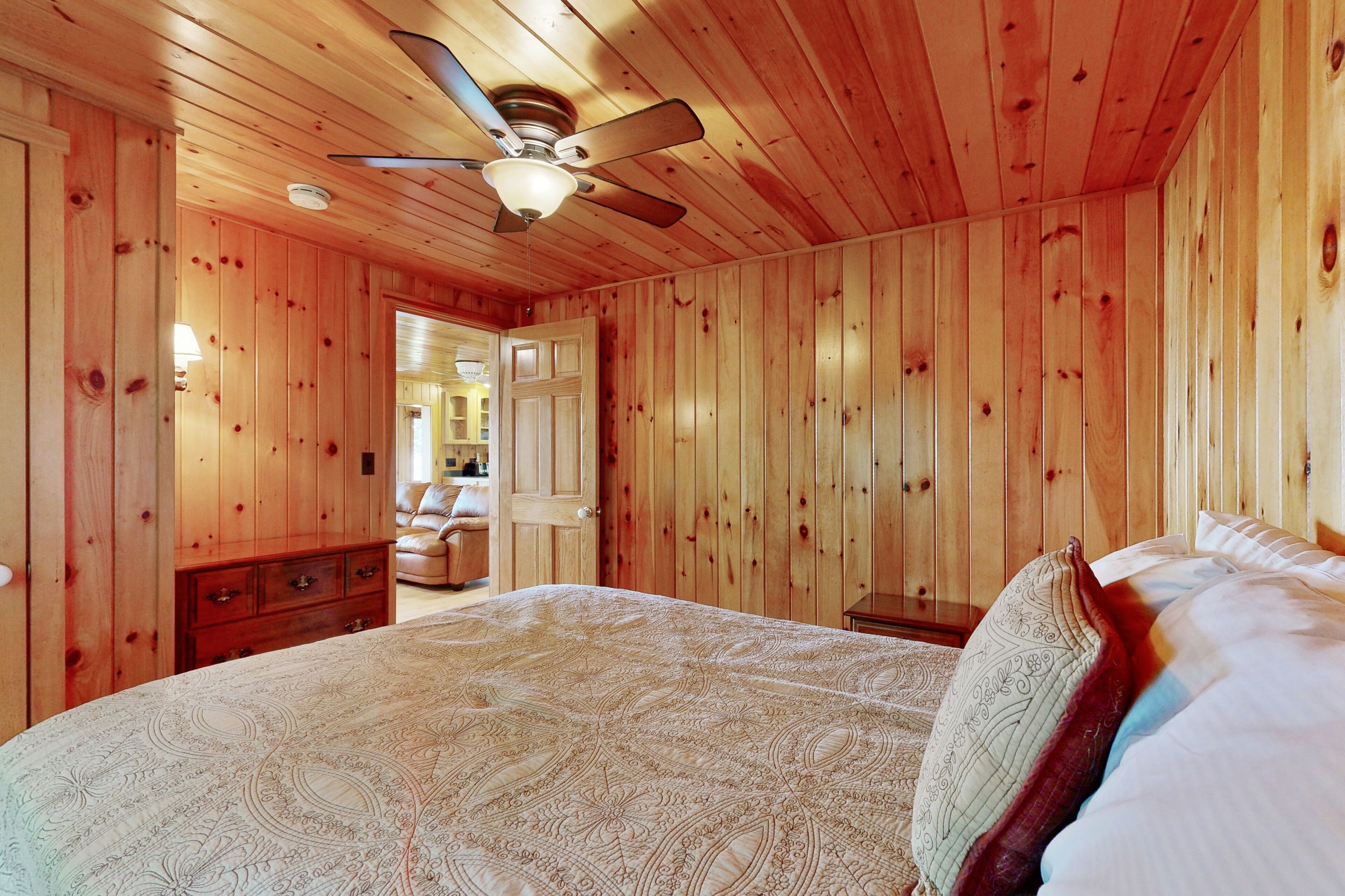 2 Schlafzimmer, Bügeleisen/Bügelbrett, Internetzugang, Bettwäsche