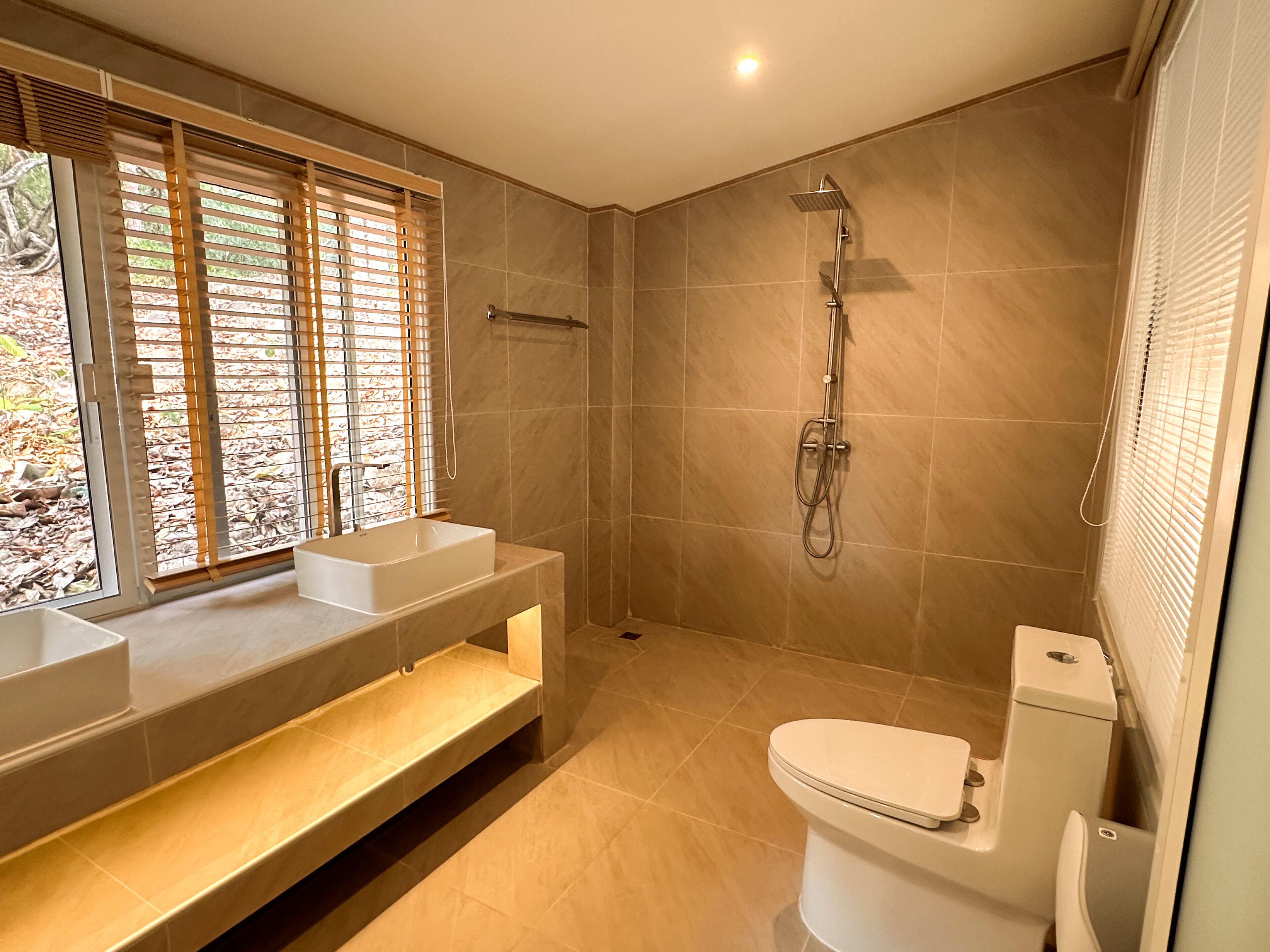 Deluxe Villa, 2 Bedrooms, 2 Bathrooms, Resort View | Bathroom | Free toiletries, hair dryer, slippers, towels