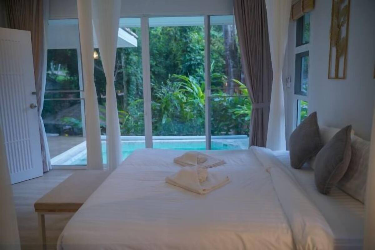 Peralatan tempat tidur hipoalergenik, bar mini percuma 