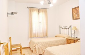 3 bedrooms - Alhelí apartment 300 m. from the beach. (Conil de la Fra.)