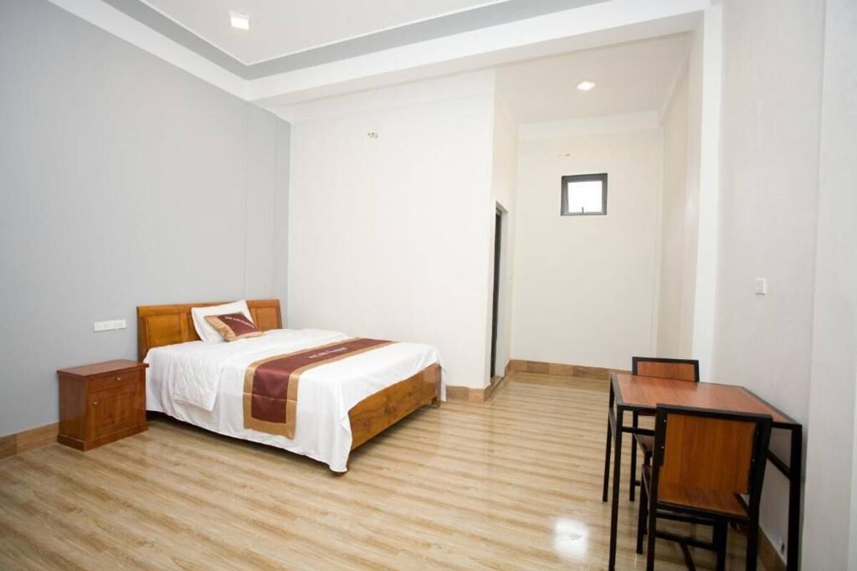 Deluxe Room | 1 bedroom, desk, laptop workspace, free WiFi