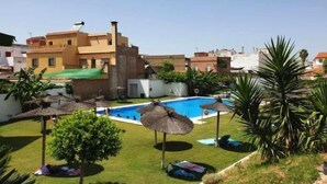 Pool - Apt good qualities Algaba Bazan (Algaba)