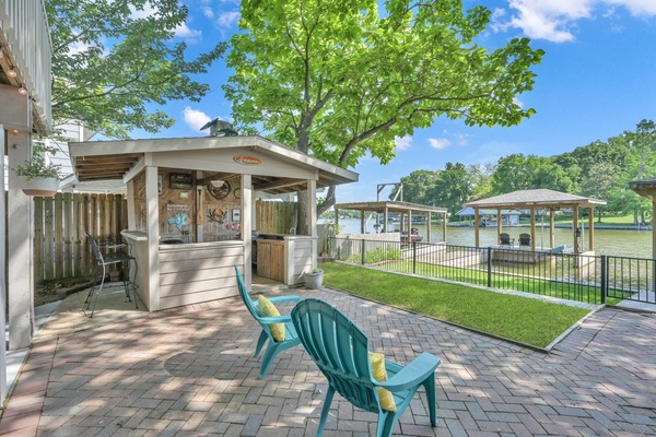 Outdoor kitchen