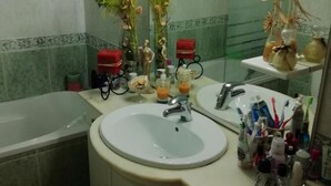 Shared Dormitory, 1 Bedroom, City View | Bathroom - Room-bed 14 in a 6-bed Mixed Dormitory r (Sintra)