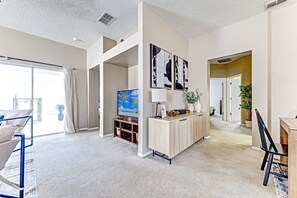 Fernseher, Tischfußball