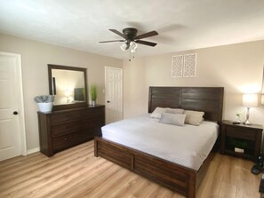 3 chambres, fer et planche à repasser, Wi-Fi, draps fournis