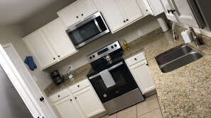 Private kitchen - Cozy Pretty House in gorgeous Corpus Christi (Corpus Christi)