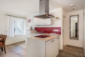 Refrigerador, horno, parrilla de estufa y lavavajillas 