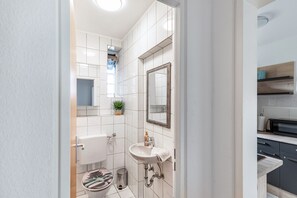 Dusch, hårtork och handdukar