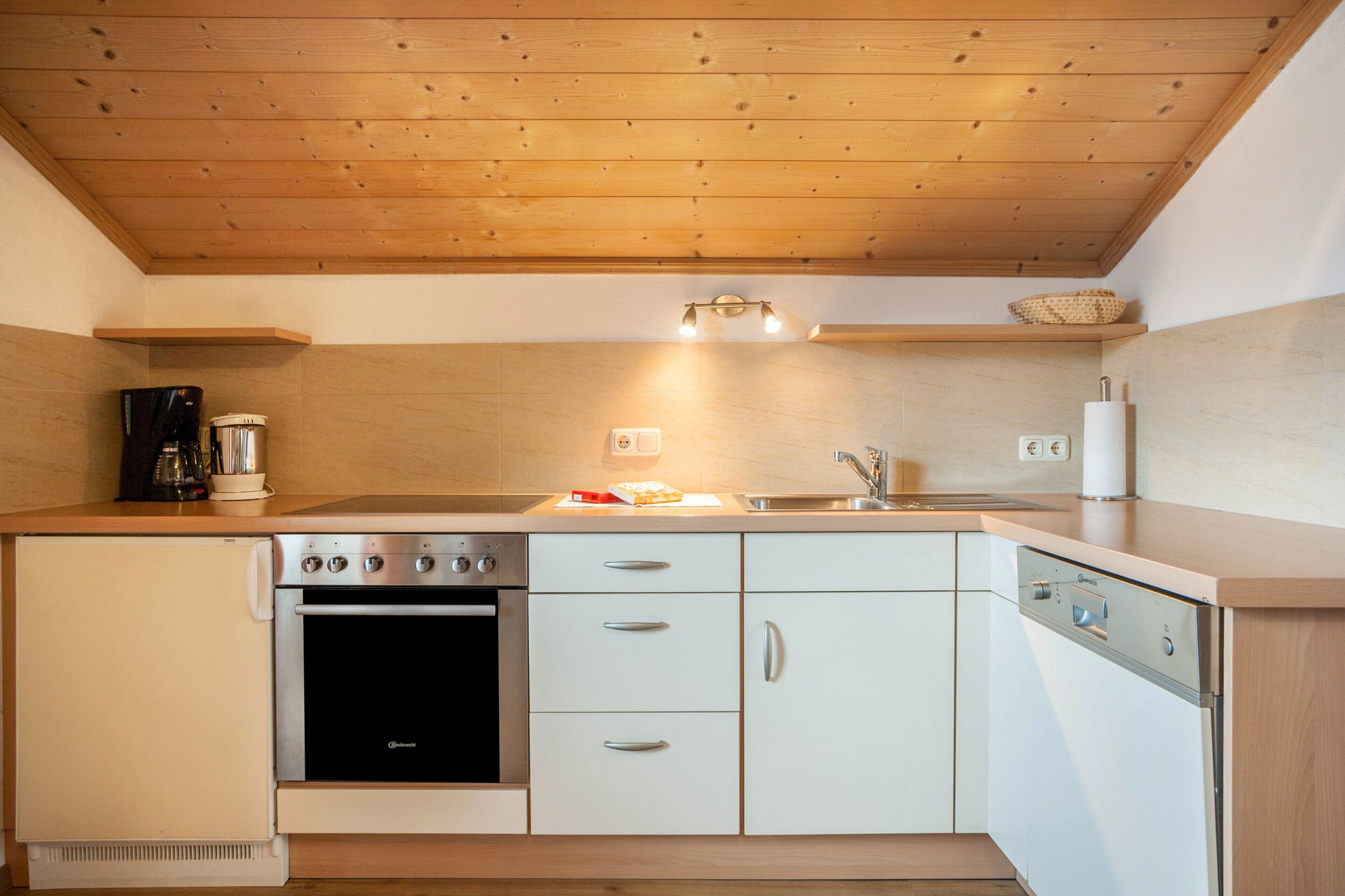 Kühlschrank, Ofen, Herdplatte, Geschirrspüler