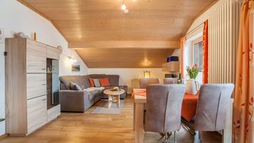 Fernseher, Tischtennisplatte