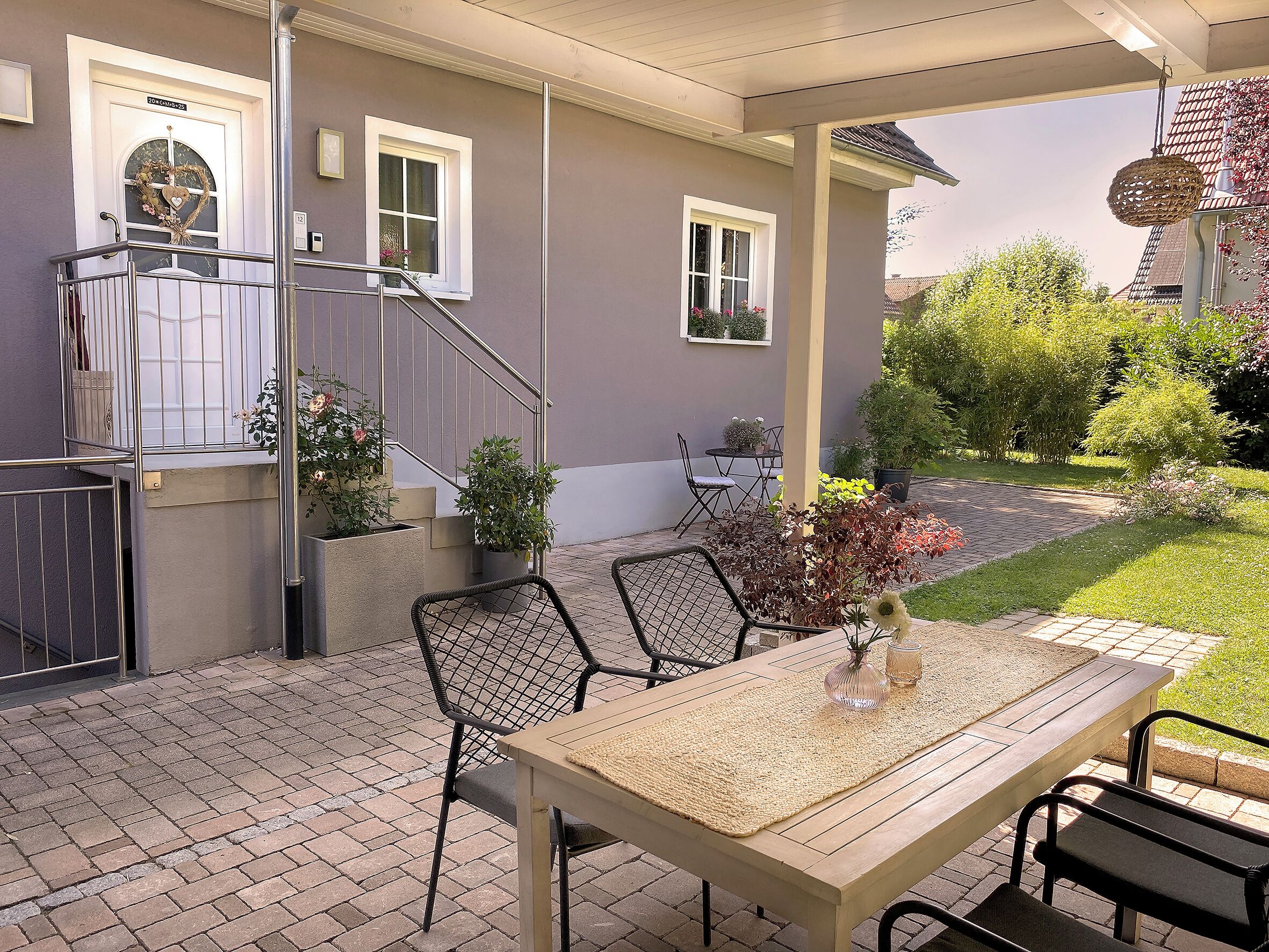 屋外ダイニングエリア