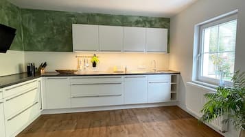Geladeira, fogão, cooktop, lava-louças