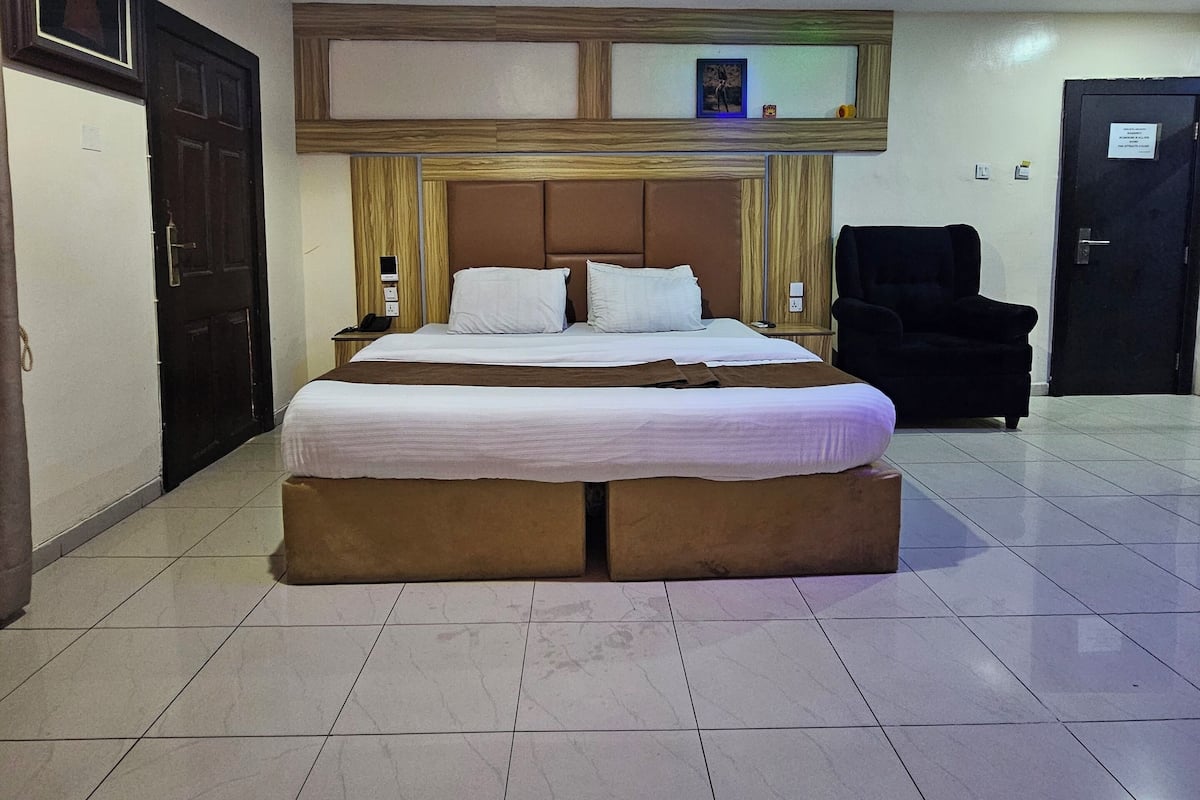 Executive Room | Premium bedding, WiFi (free), bed sheets