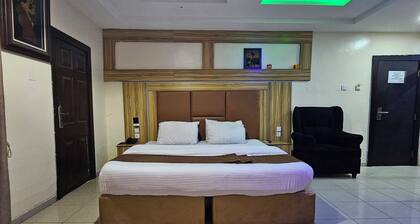 Owee Hotel Exclusive Apartments & Suites