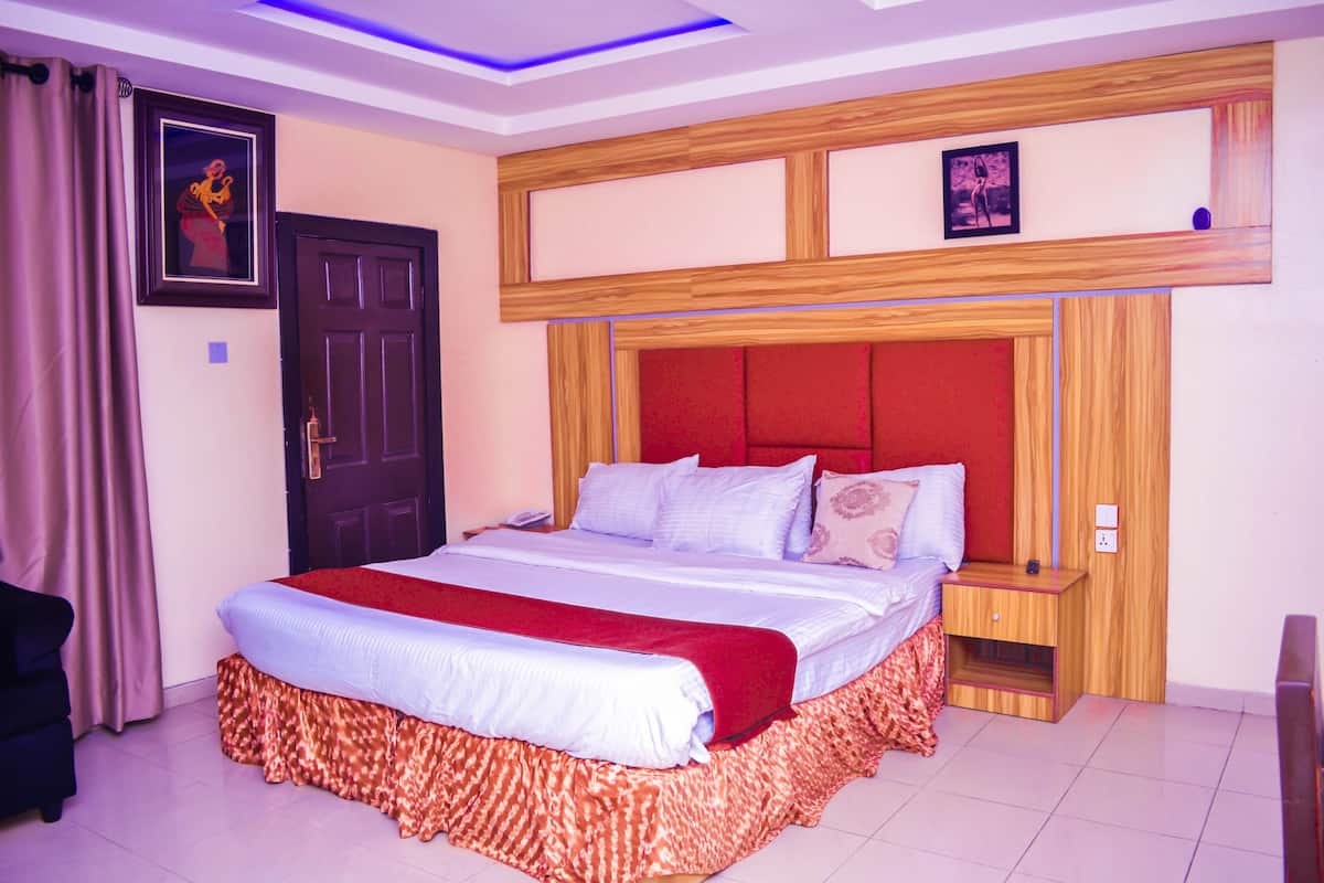 Premium bedding, free WiFi, bed sheets