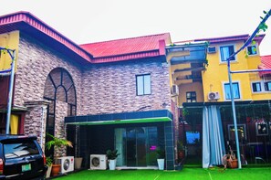 Exterior - Owee Hotel Exclusive Apartments & Suites (Lagos)