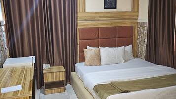 Economy Single Room | Premium bedding, free WiFi, bed sheets