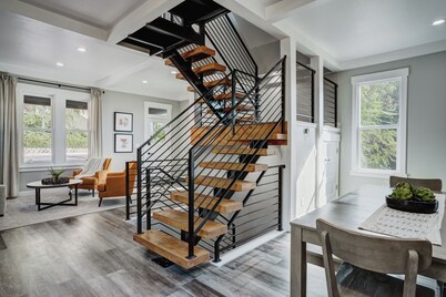 Walk to Salt Palace, Delta Ctr, Temple Square and all of downtown! - VIEWS!